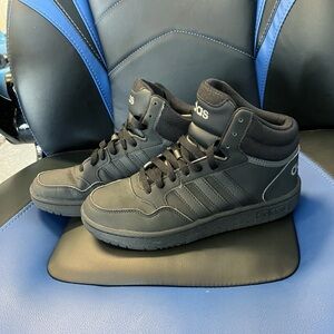 Adidas Originals Hoops 3.0 boys size 5